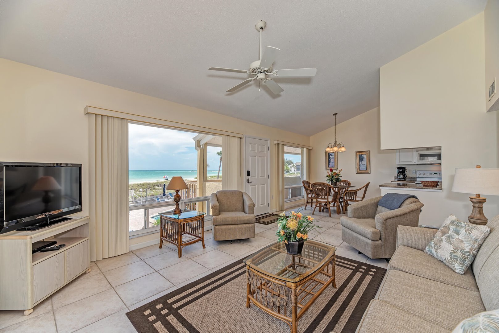 201 - Quarterdeck: Beachfront Resort Venice, Florida